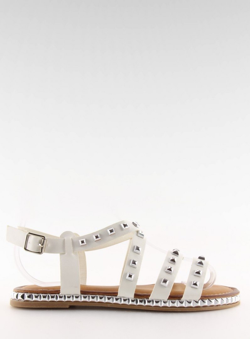 Sandałki z ćwiekami białe WL193 WHITE